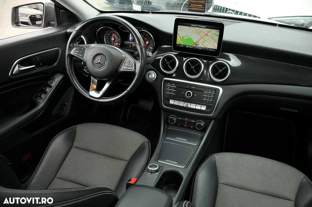 Mercedes-Benz CLA 180 7G-DCT - 17