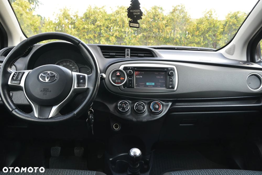Toyota Yaris 1.0 Premium - 29