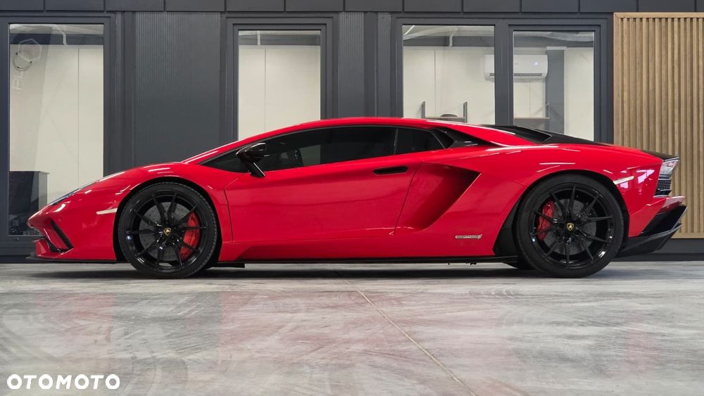 Lamborghini Aventador - 11