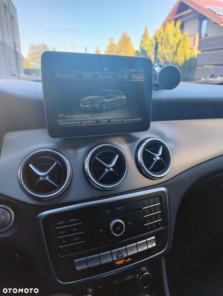 Mercedes-Benz CLA 180 7G-DCT UrbanStyle Edition - 27