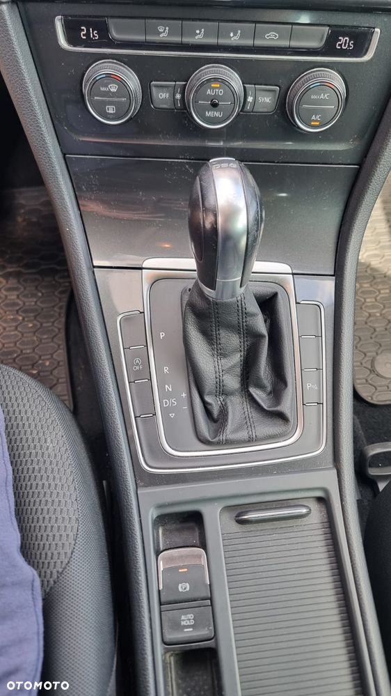 Volkswagen Golf - 9