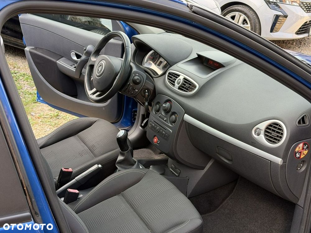 Renault Clio - 16