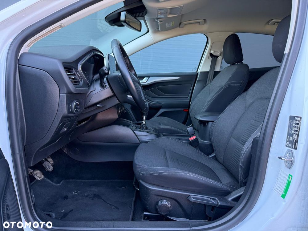 Ford Focus 1.0 EcoBoost Active - 11