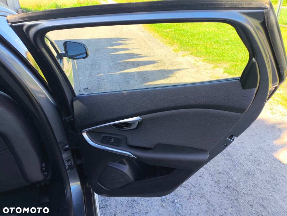 Volvo V40 D3 Momentum - 24