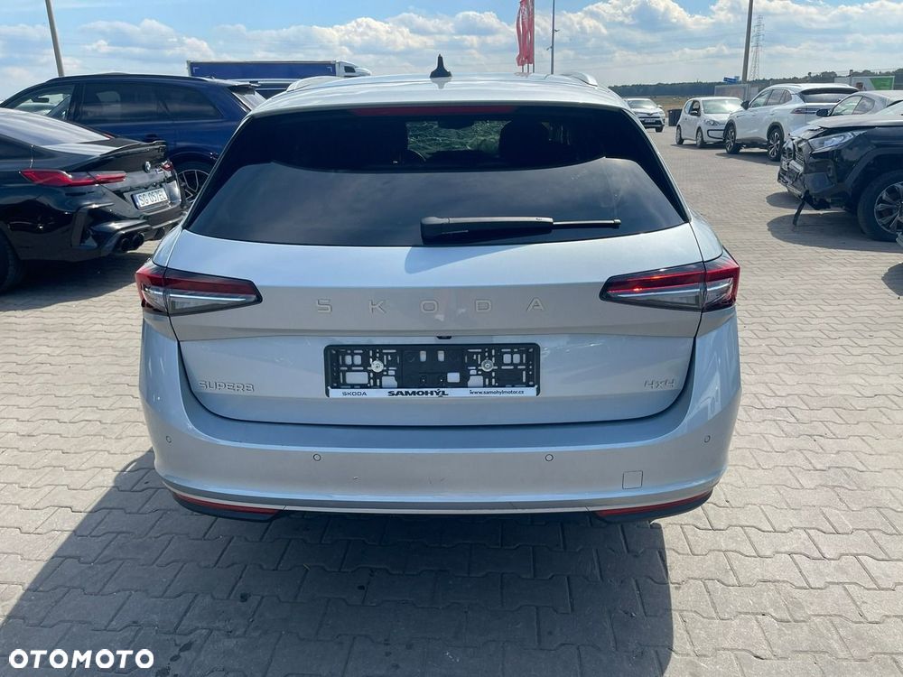 Skoda Superb 2.0 TDI SCR 4x4 L&K DSG - 9
