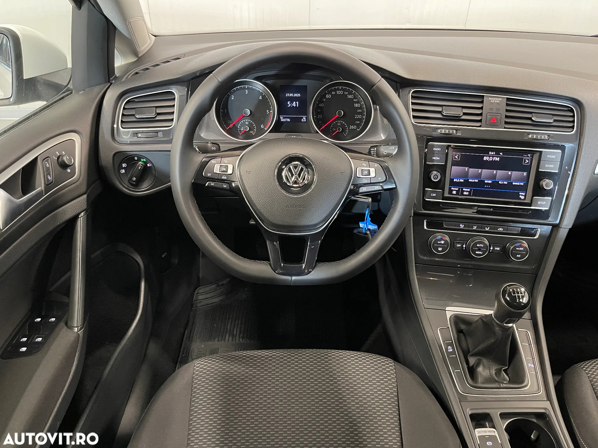 Volkswagen Golf 1.6 TDI Trendline - 6