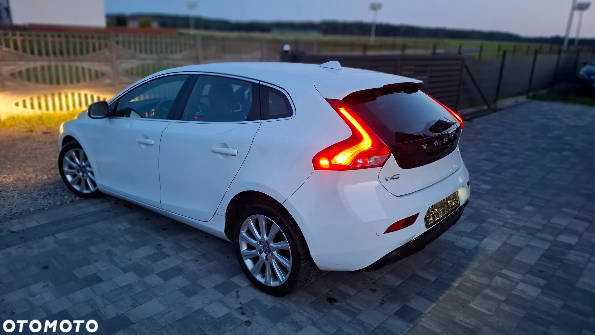 Volvo V40 D2 Summum - 11