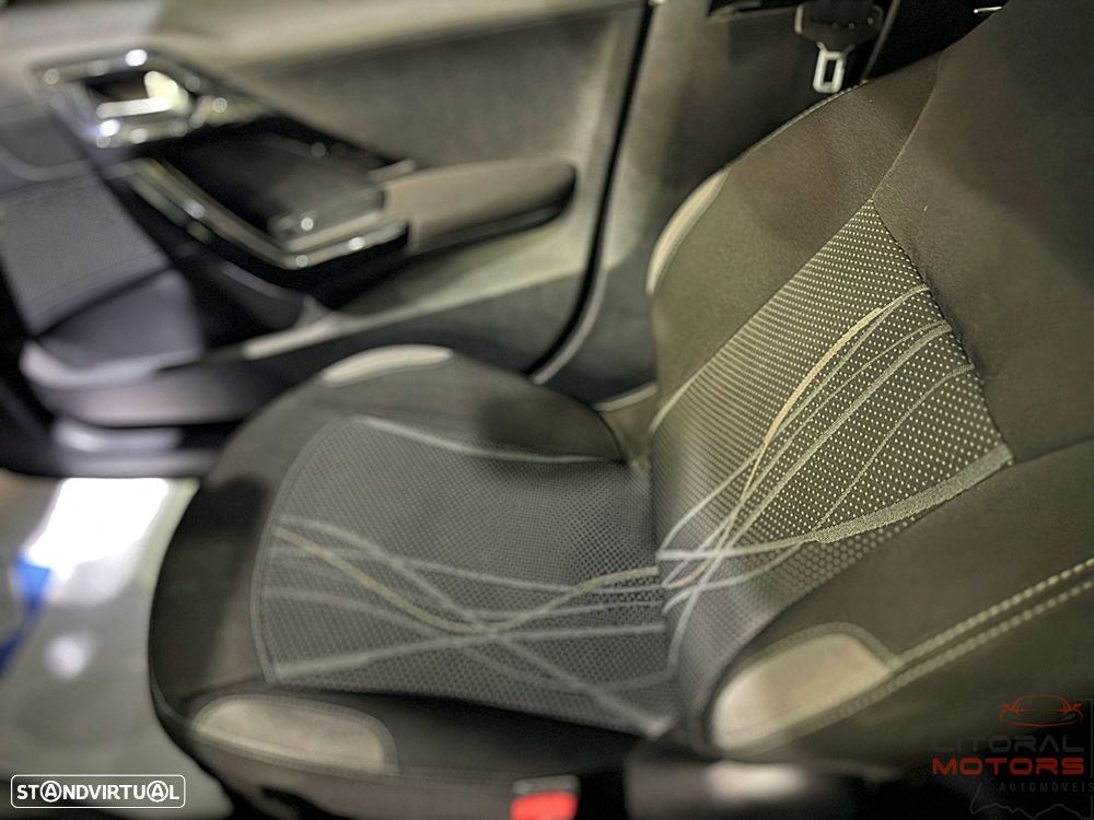 Peugeot 208 1.2 PureTech Style - 21