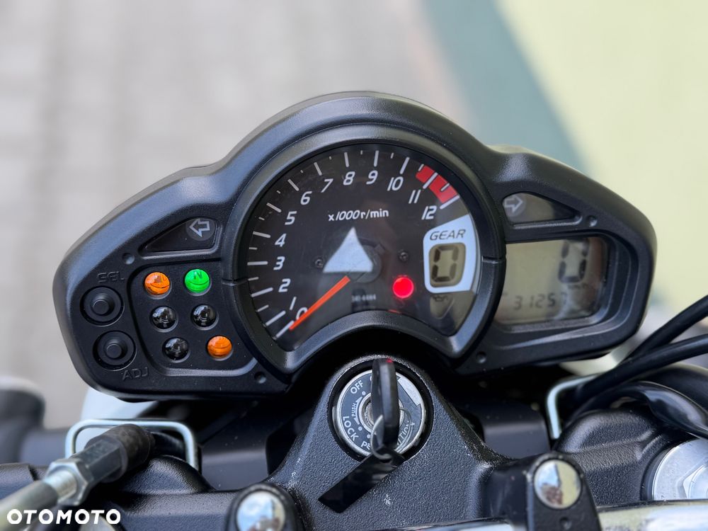 Suzuki Gladius - 38