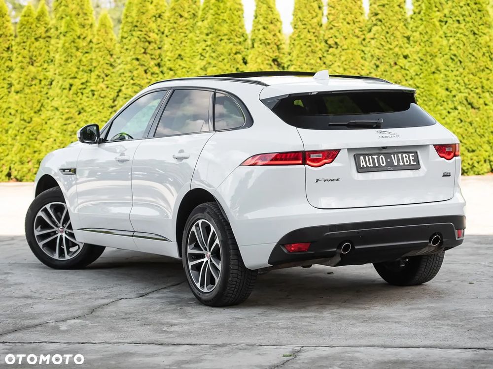 Jaguar F-Pace P250 AWD R-Dynamic S - 9