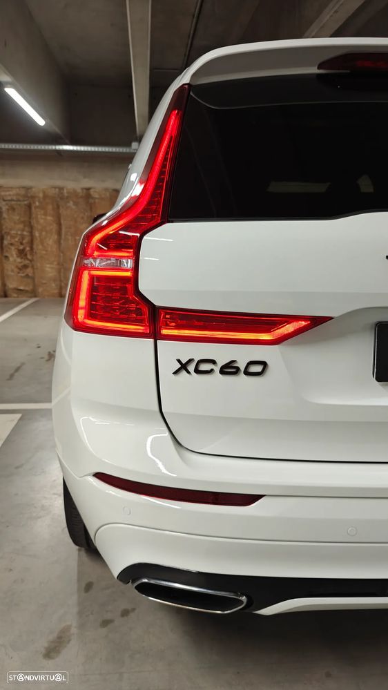 Volvo XC 60 2.0 T8 PHEV R-Design AWD - 4