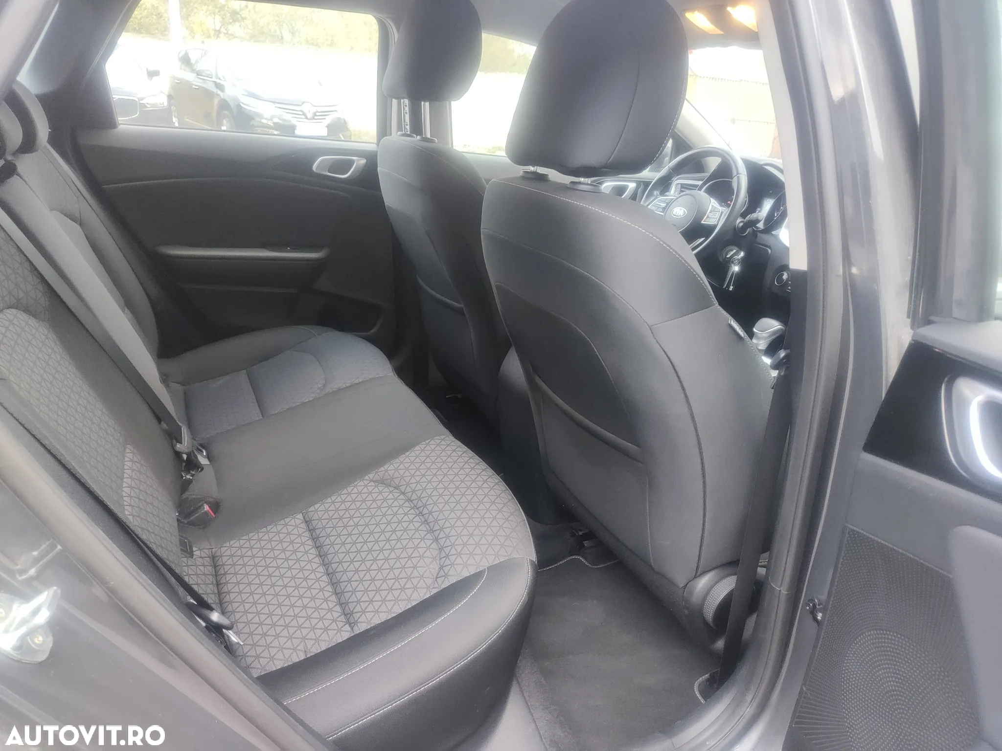 Kia Ceed - 9