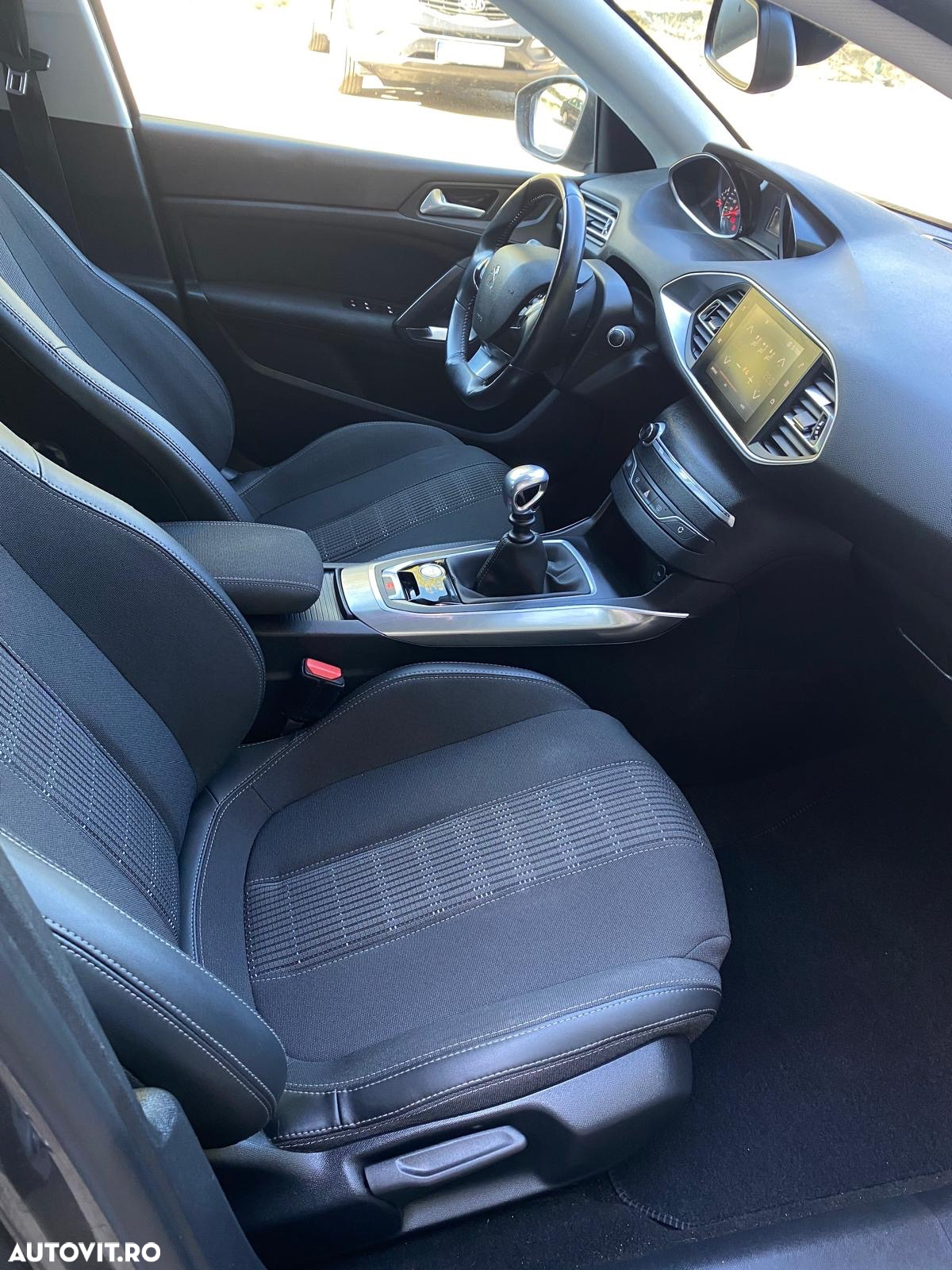 Peugeot 308 1.2 L PureTech Turbo S&S Allure Pack - 5
