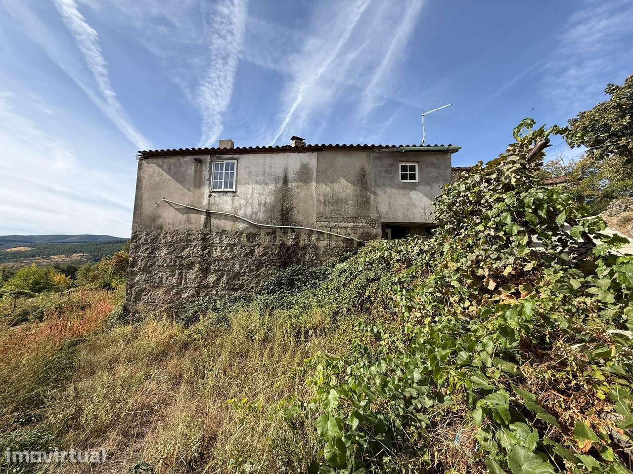 Moradia T3 em Moimenta de Raia — onde Portugal se encontra com Espanha - Grande imagem: 2/54