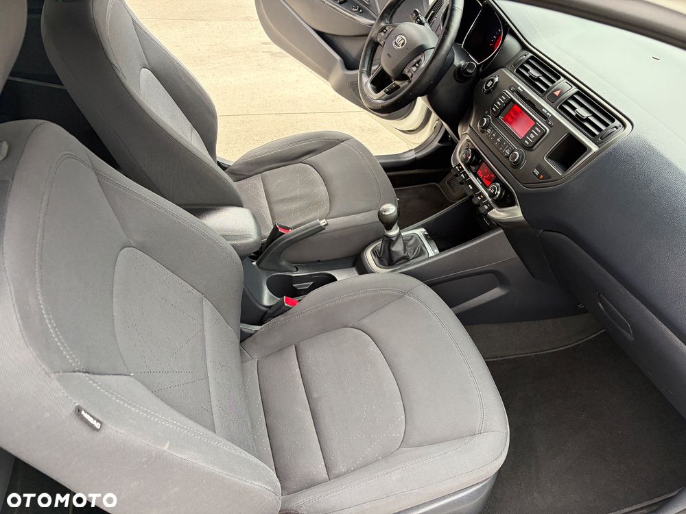 Kia Rio 1.2 Dream Team Edition - 13