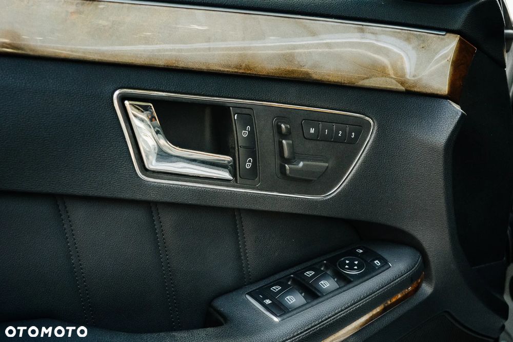 Mercedes-Benz Klasa E 350 4-Matic Elegance - 15
