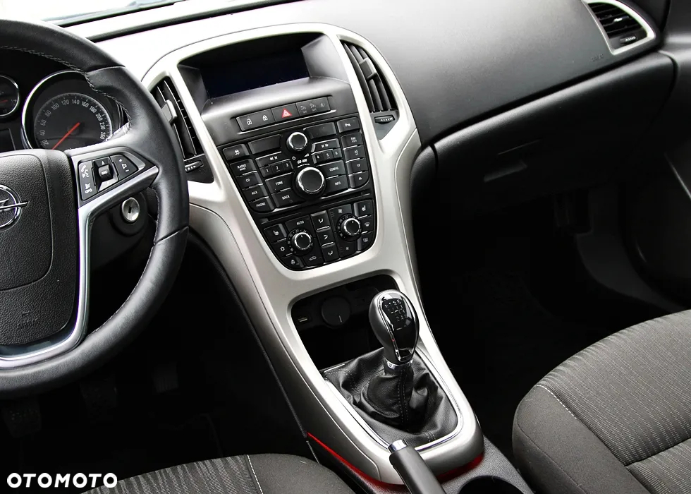 Opel Astra IV 1.4 T Cosmo - 21