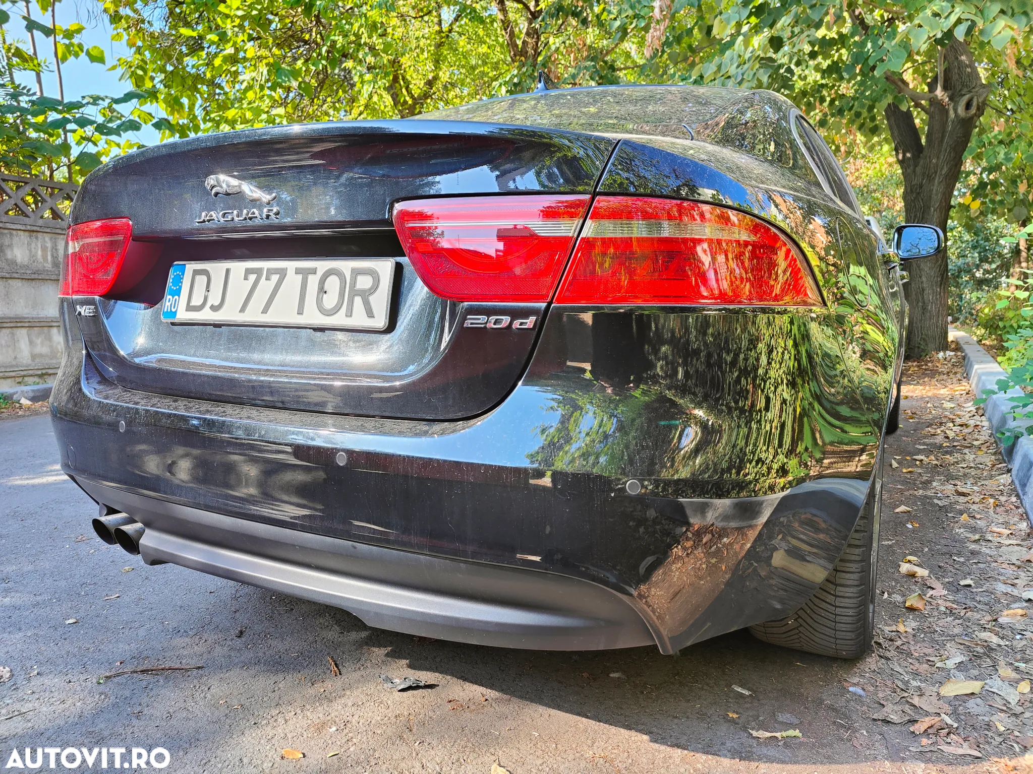 Jaguar XE 2.0 Prestige - 8