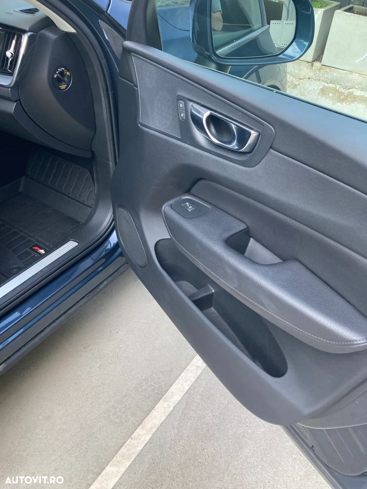 Volvo XC 60 D5 AWD Geartronic Inscription - 24