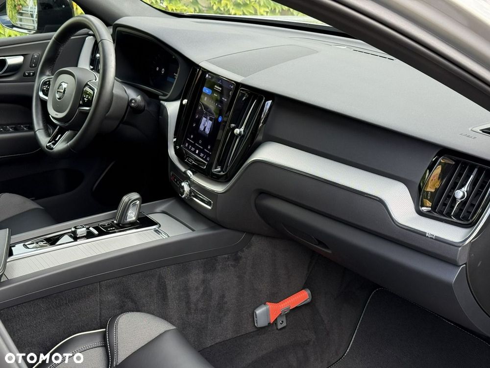 Volvo XC 60 B4 B R-Design - 8