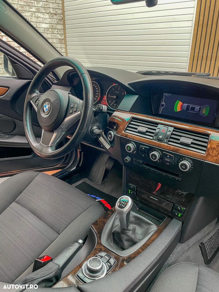 BMW Seria 5 520d Touring - 9