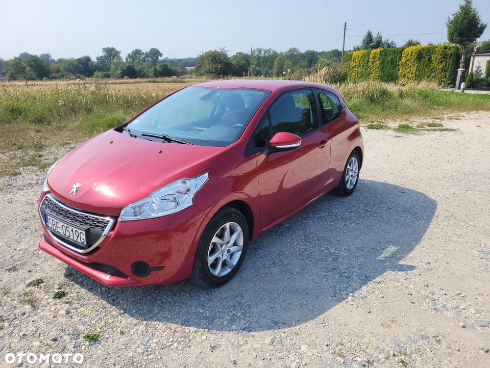 Peugeot 208 - 1
