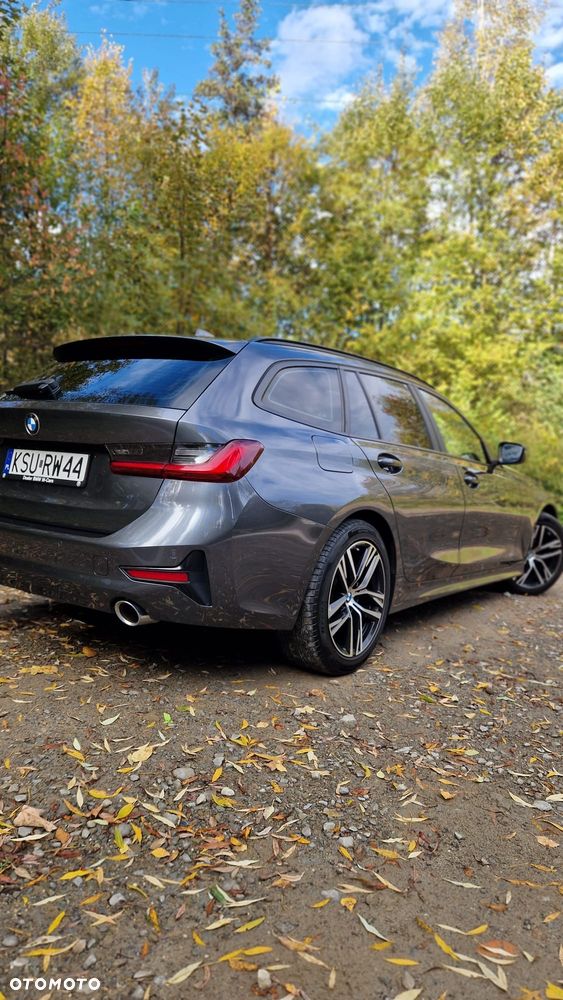 BMW Seria 3 2022 photo 3