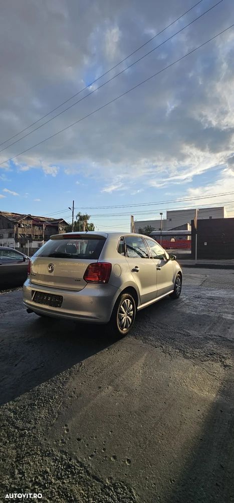 Volkswagen Polo 1.6 TDI Comfortline - 8