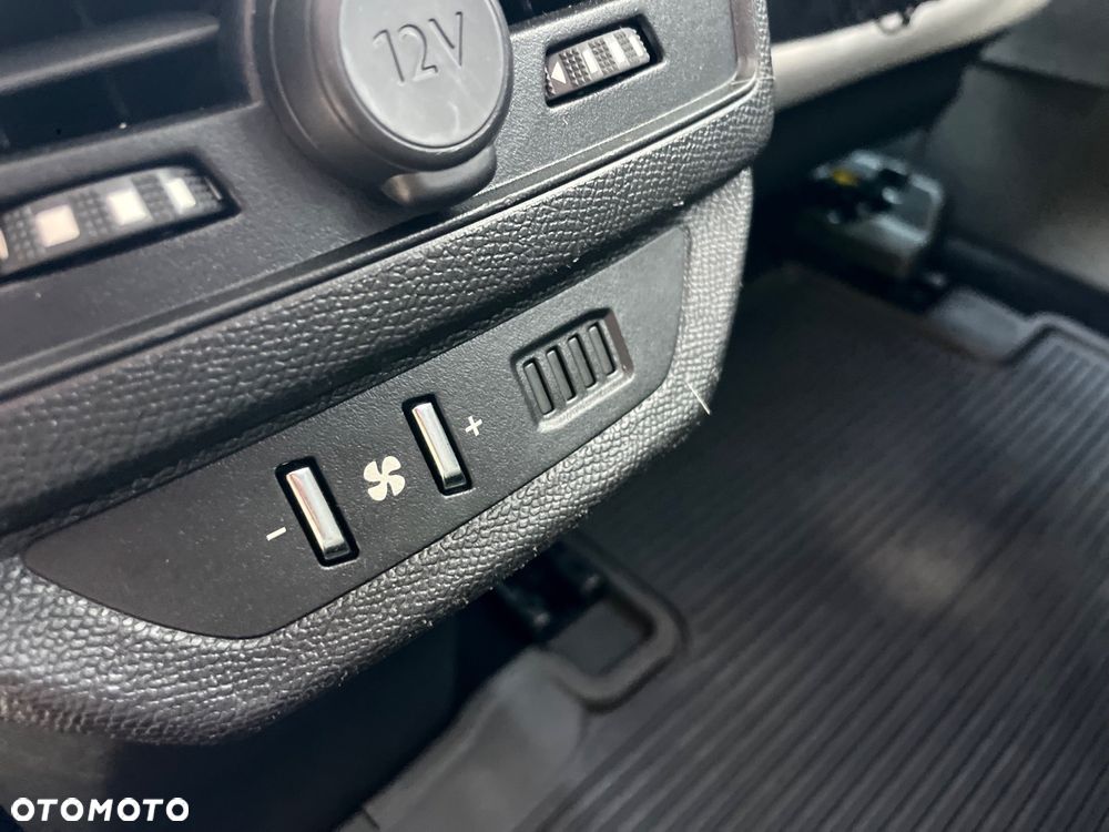 Peugeot 5008 THP 165 EAT6 Allure - 25