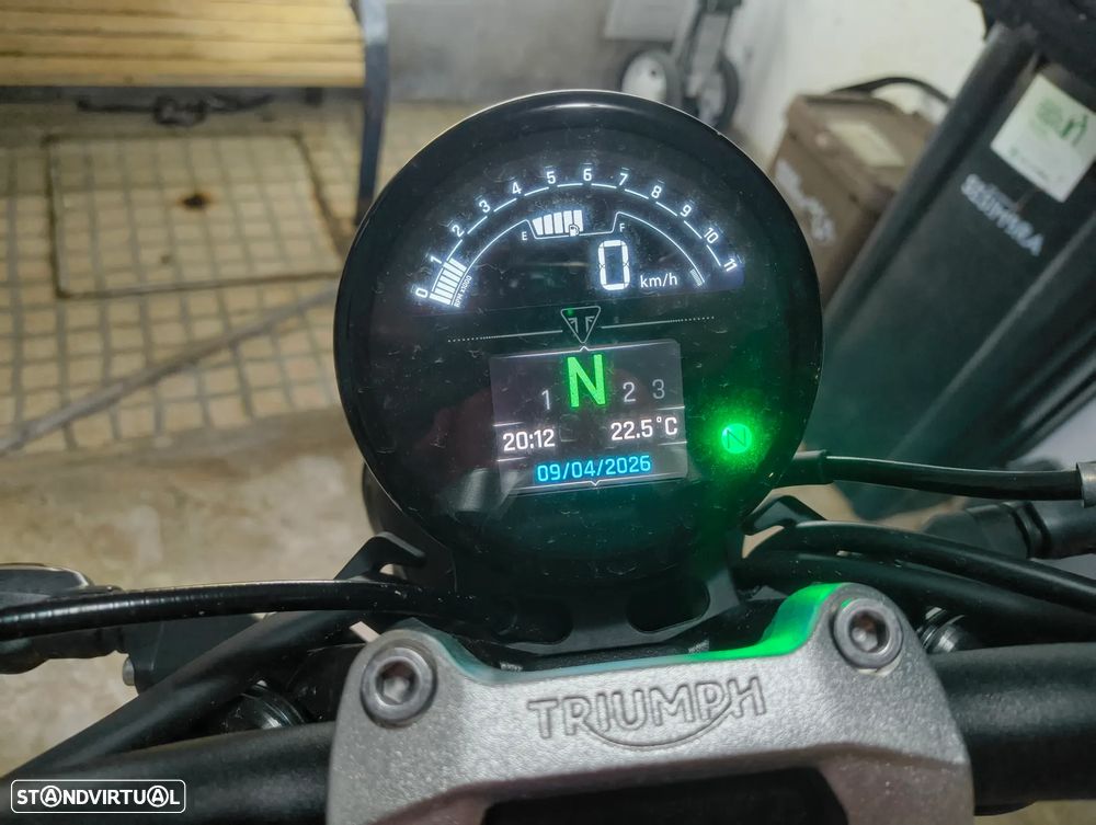 Triumph Trident - 16
