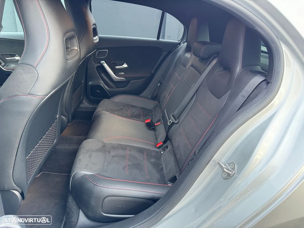 Mercedes-Benz A 250 e AMG Line - 16