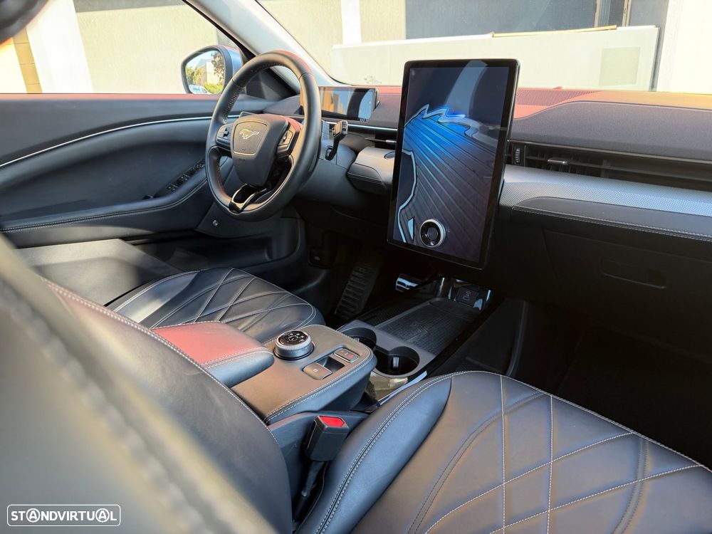 Ford Mustang Mach-E 75.7 kWh Base - 17