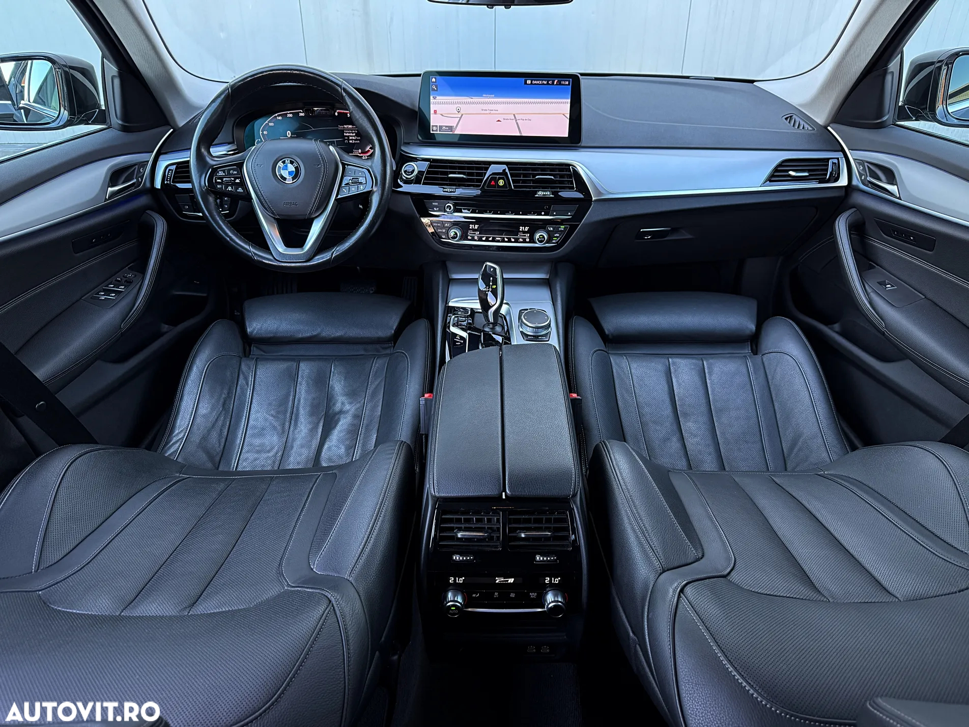 BMW Seria 5 520d Aut. Luxury Line - 7