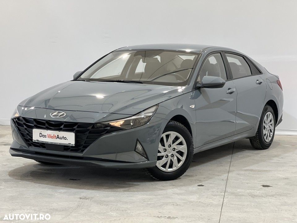 HYUNDAI Elantra