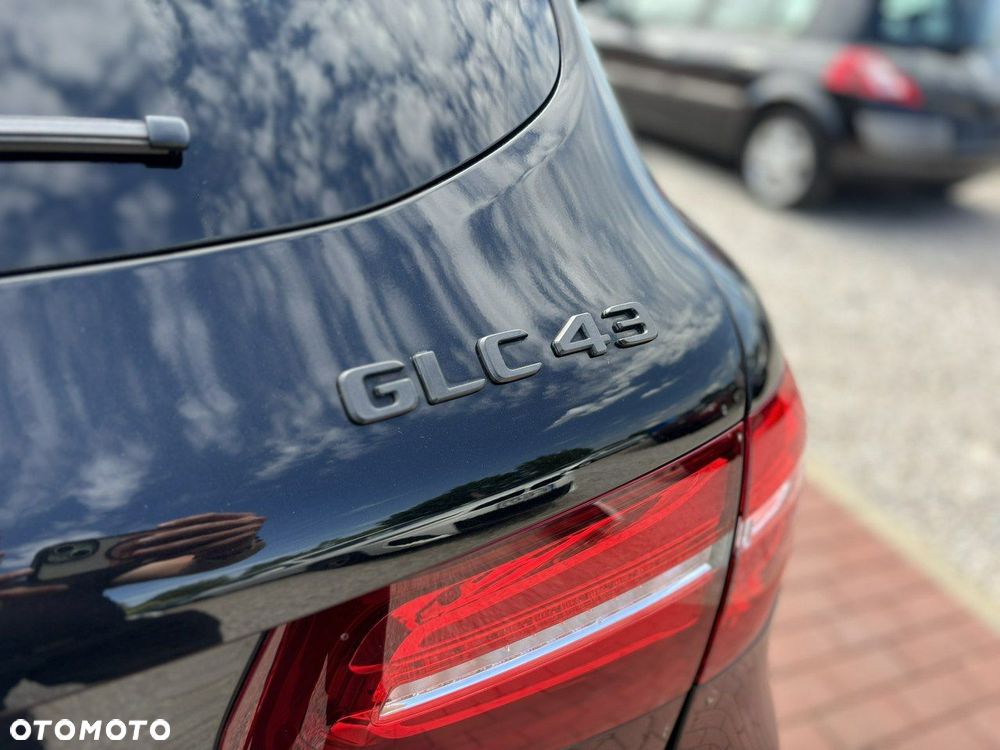 Mercedes-Benz GLC - 27