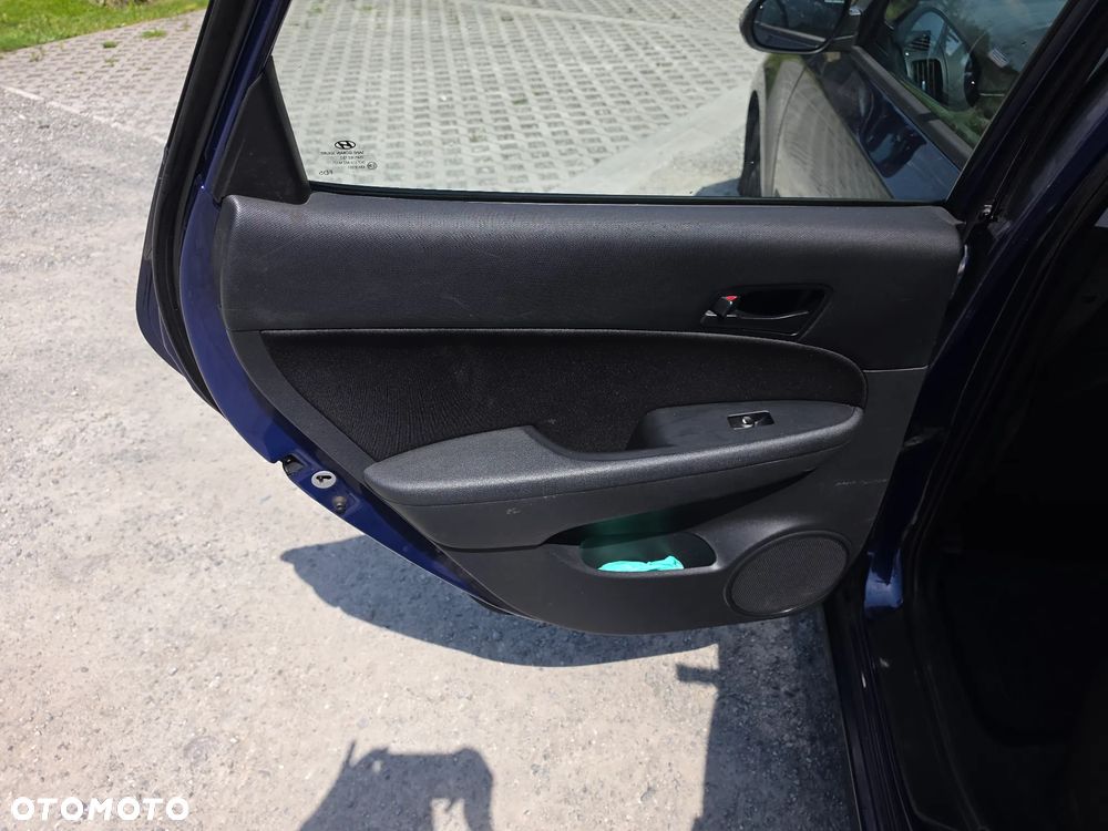 Hyundai i30 1.6 CRDi Comfort EU5 - 12