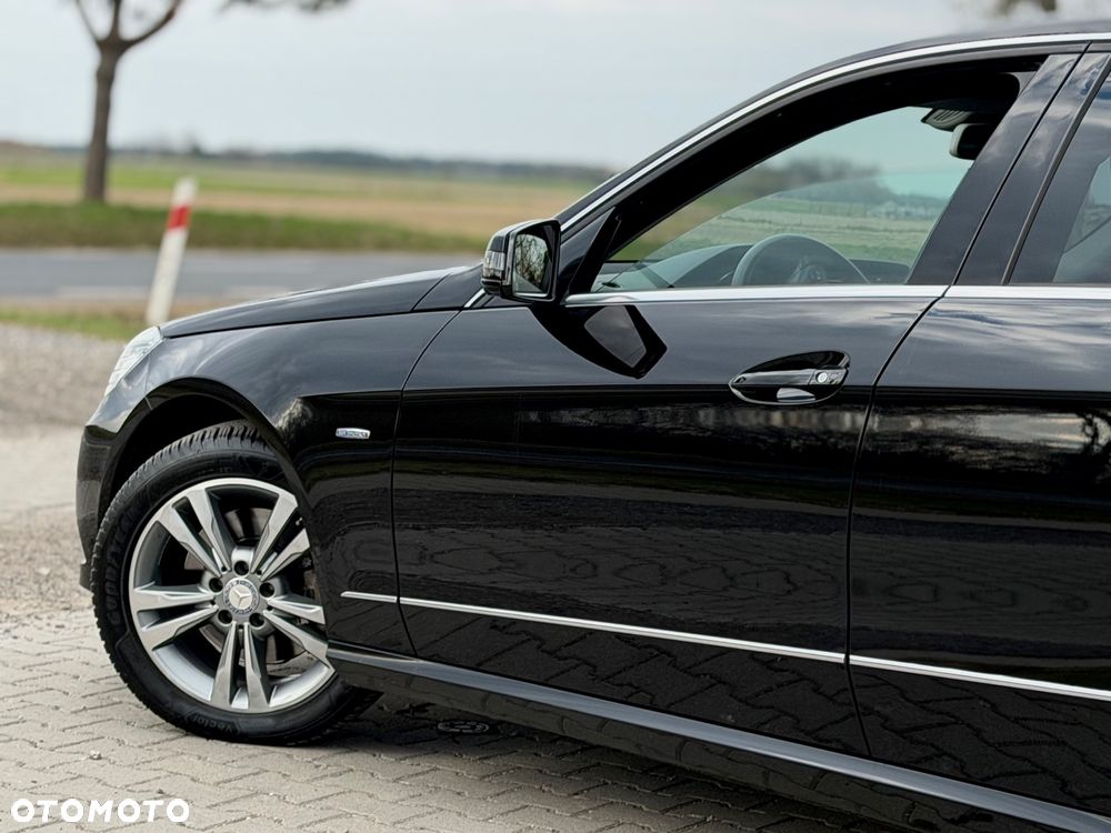 Mercedes-Benz Klasa E 250 CGI BlueEffICIENCY Avantgarde - 20