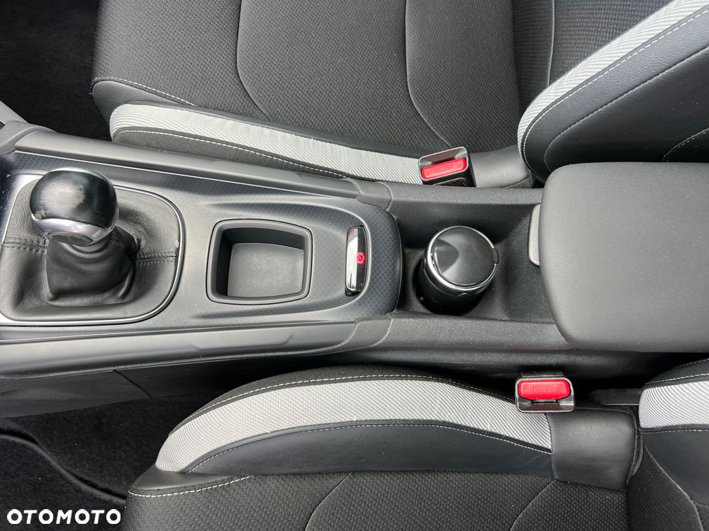 Citroën DS4 e-HDi 115 SoChic - 25