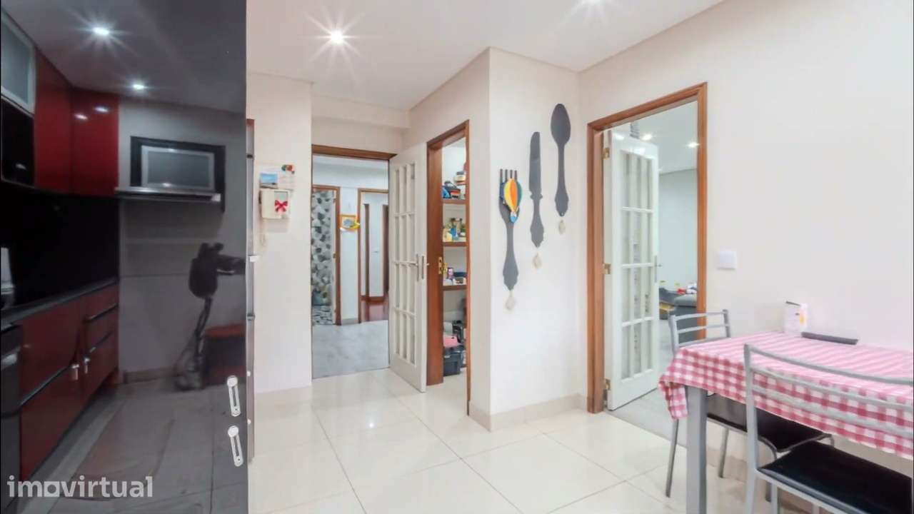 Apartamento T2 com Varanda e Garagem em Rio Tinto - Grande imagem: 5/13