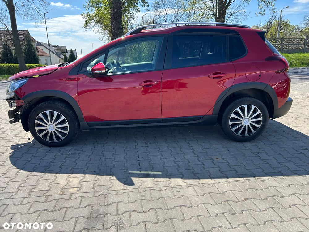 Peugeot 2008 BlueHDi 100 STOP & START Signature - 5