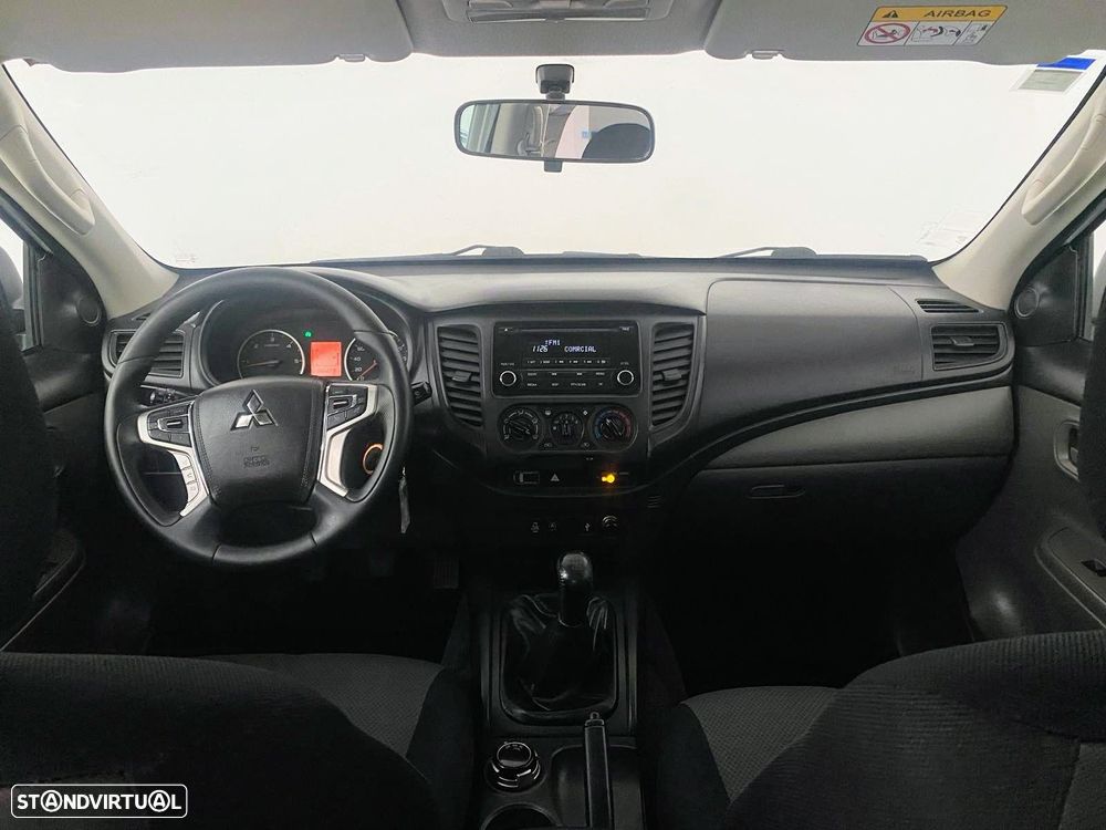 Mitsubishi L200 2.3 DI-D CD Invite 4WD - 12