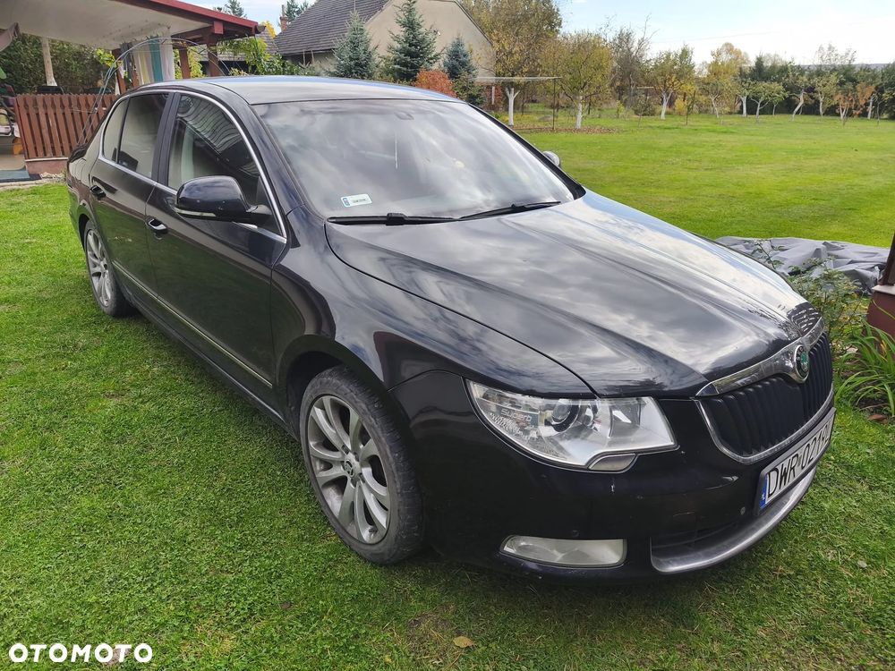 Skoda Superb 2011 photo 3