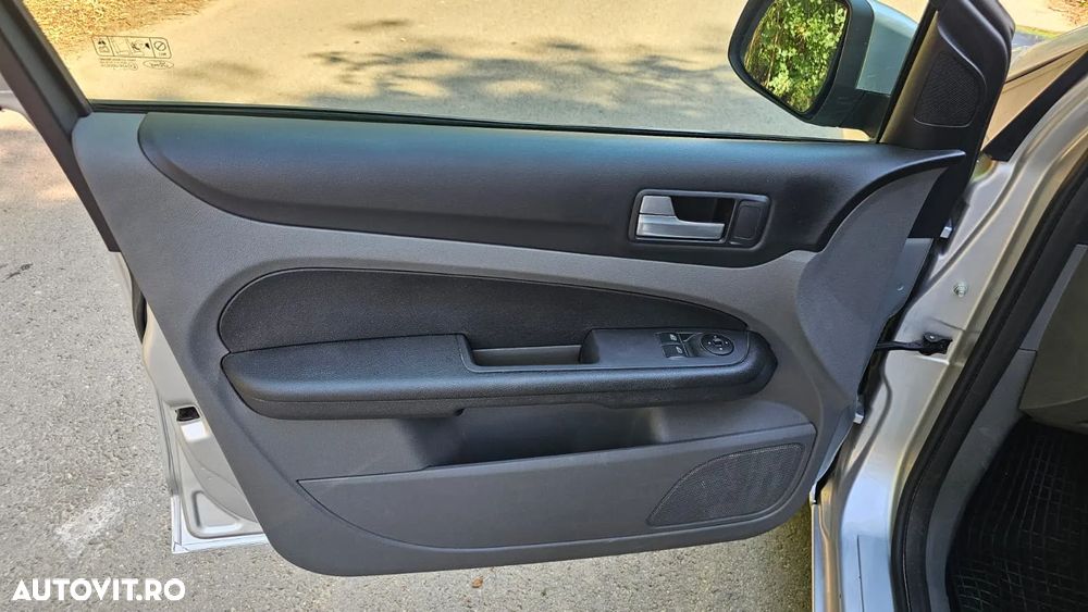 Ford Focus 1.6 Trend - 15