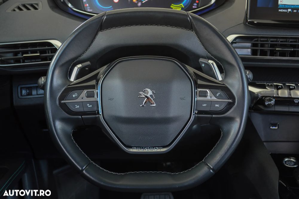 Peugeot 3008 PHEV 300 EAT8 4X4 Allure Pack - 36