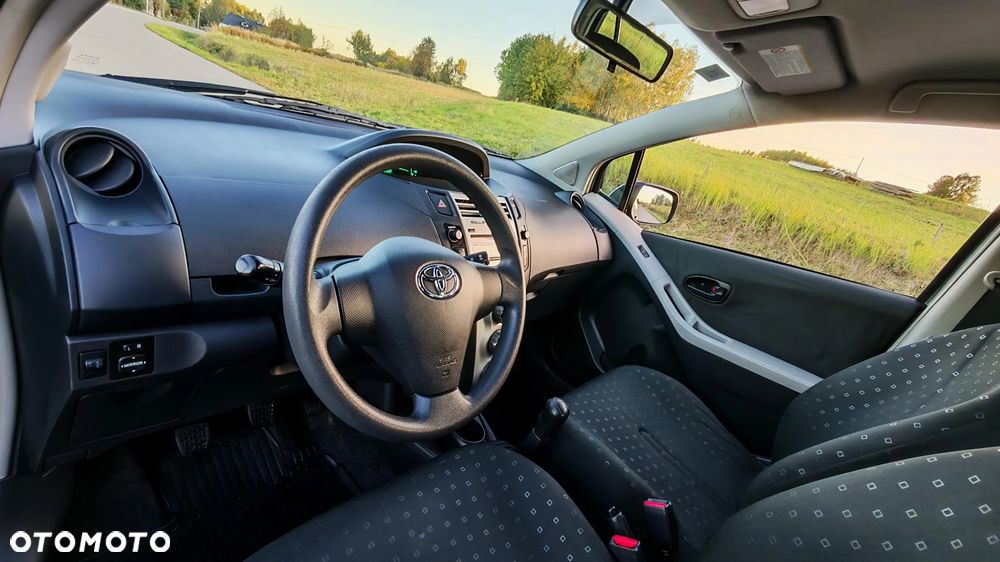 Toyota Yaris 1.0 VVT-i Sol - 19