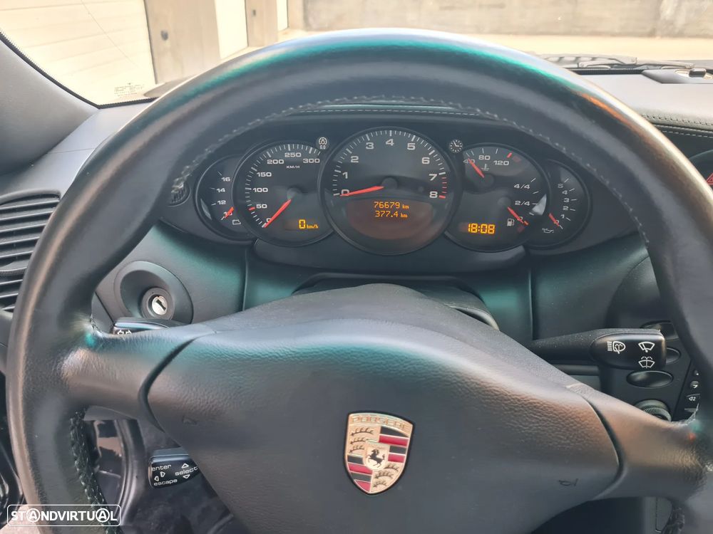 Porsche 911 (996) Carrera 4S Cabrio - 10