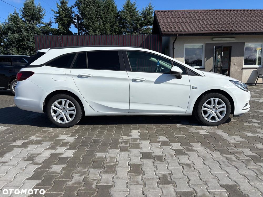Opel Astra 1.6 CDTI Essentia - 4