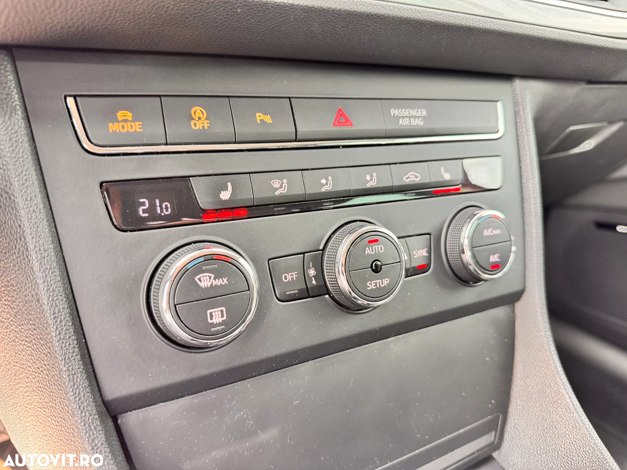 Seat Leon ST 2.0 TDI Start&Stop 4DRIVE FR - 35