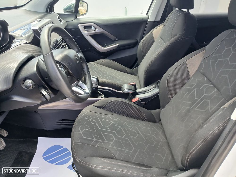 Peugeot 2008 1.2 PureTech Style - 14