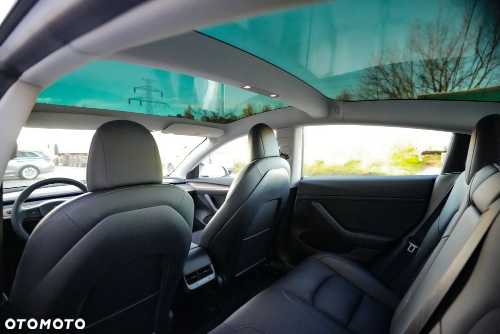 Tesla Model 3 - 12